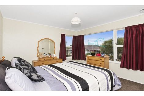 Photo of property in 22 Manapouri Place, Pakuranga Heights, Auckland, 2010