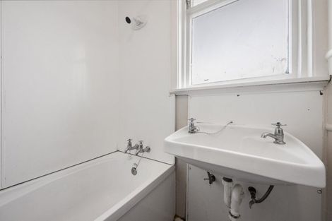 Photo of property in 18 Paddington Street, Northcote, Christchurch, 8052