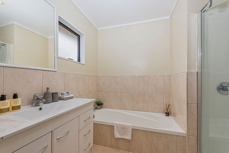 Photo of property in 2/109 Don Buck Road, Massey, Auckland, 0614