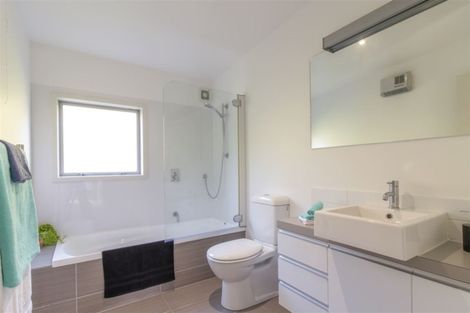 Photo of property in 49 Saddleback Grove, Karori, Wellington, 6012