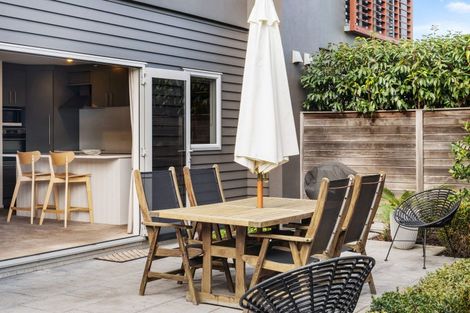 Photo of property in 10 Winston Lane, Ahuriri, Napier, 4110