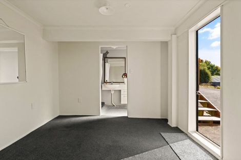 Photo of property in 35 Easther Crescent, Kew, Dunedin, 9012