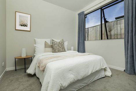Photo of property in 1 Mcindoe Road, Kumeu, 0810