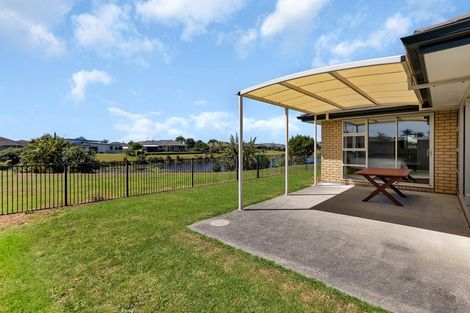 Photo of property in 12 Sando Way, One Tree Point, 0118