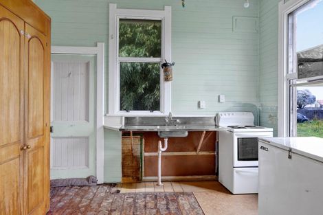 Photo of property in 62-64 Patu-kukupa Street, Manaia, 4612