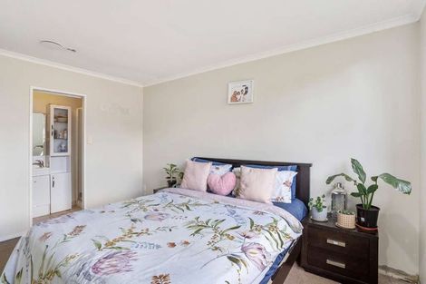 Photo of property in 12 Scotts Field Drive, Takanini, 2112