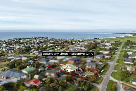 Photo of property in 19 Burnett Street, Kakanui, Oamaru, 9495
