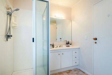 Photo of property in 1/3a Gordon Avenue, Forrest Hill, Auckland, 0620