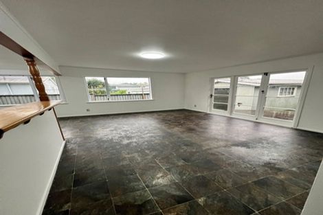 Photo of property in 20 Evans Road, Weymouth, Auckland, 2103