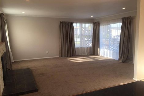 Photo of property in 46 Megan Avenue, Pakuranga Heights, Auckland, 2010