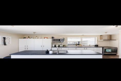 Photo of property in 20 Heatherlea Heights, Feilding, 4702