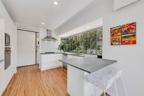 Photo of property in 5 Liston Crescent, Cockle Bay, Auckland, 2014