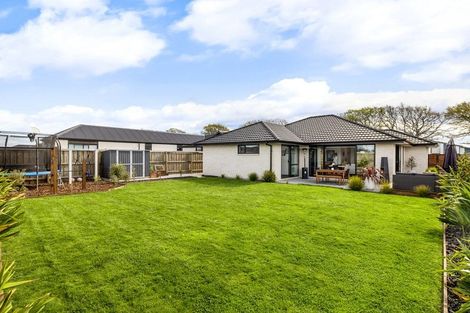 Photo of property in 16 Crossley Avenue, Woodend, 7610