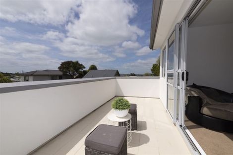 Photo of property in 108b Mcleod Road, Te Atatu South, Auckland, 0610