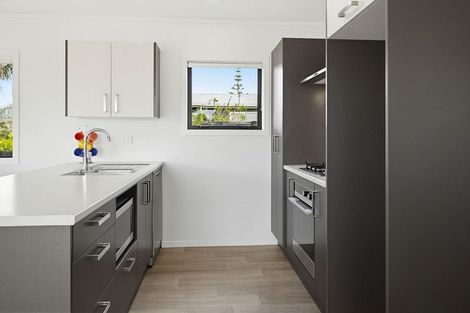 Photo of property in 101 Kelly Jade Avenue, Matarangi, Whitianga, 3592