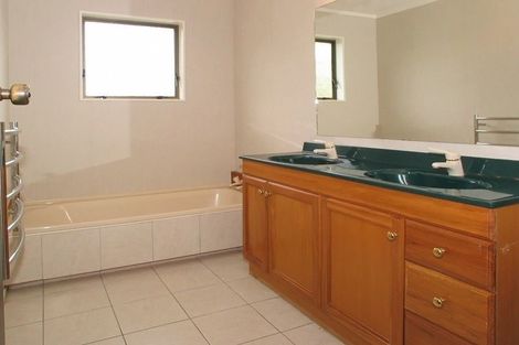 Photo of property in 60 Leeward Drive, Whitby, Porirua, 5024