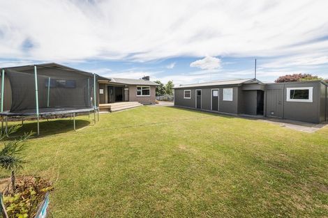 Photo of property in 20 Holdsworth Avenue, Milson, Palmerston North, 4414