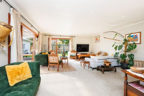 Photo of property in 35 Collingwood Street, Hokowhitu, Palmerston North, 4410