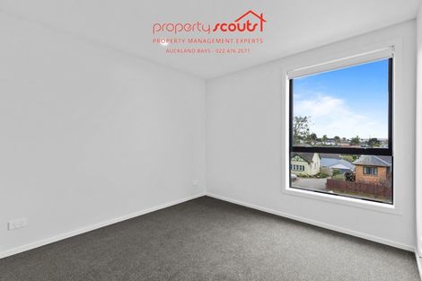 Photo of property in 2/1 Fruitvale Road, New Lynn, Auckland, 0600