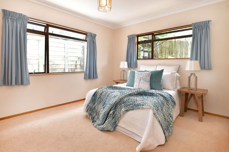 Photo of property in 1 Orewa Heights Crescent, Orewa, 0931