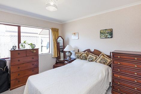 Photo of property in 14 Montana Way, Milson, Palmerston North, 4414