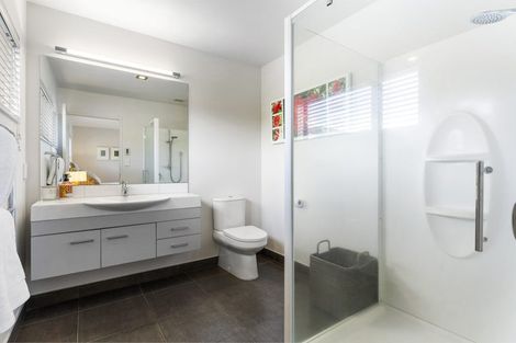 Photo of property in 43 Kenmure Avenue, Forrest Hill, Auckland, 0620