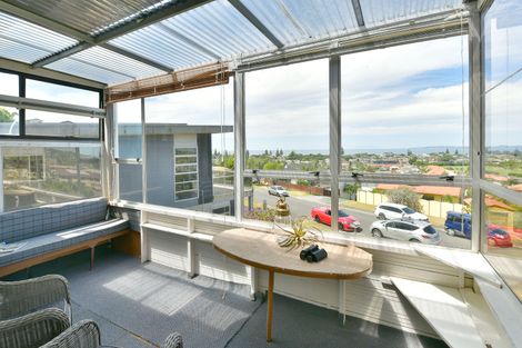 Photo of property in 1 Orewa Heights Crescent, Orewa, 0931