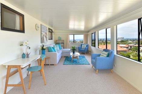 Photo of property in 1 Orewa Heights Crescent, Orewa, 0931