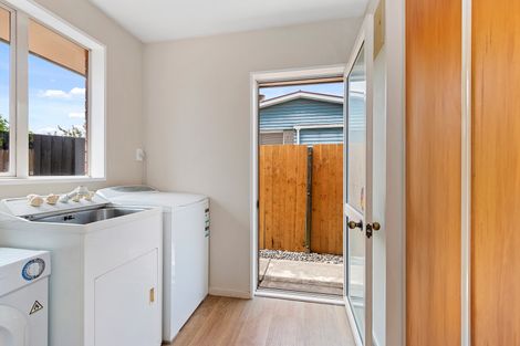 Photo of property in 2/15a Oakhampton Street, Hornby, Christchurch, 8042