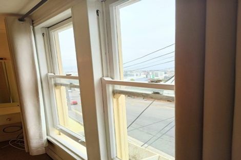 Photo of property in 72 Thompson Street, Mount Cook, Wellington, 6011