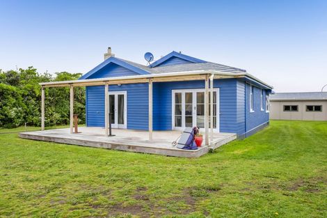 Photo of property in 180 Tasman Street, Opunake, 4616