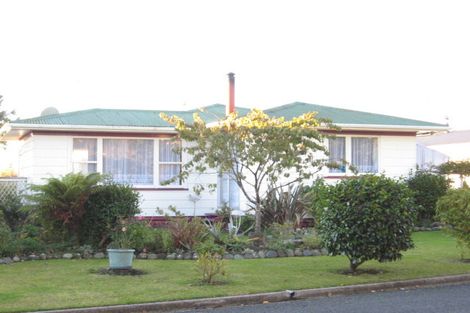 Photo of property in 15 Kotuku Place, Tokoroa, 3420