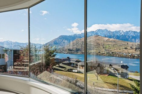 Photo of property in 62 Hensman Road, Queenstown, 9300