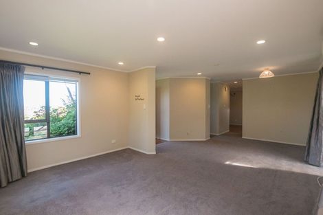 Photo of property in 3 Cairnbrae Court, Northcross, Auckland, 0632
