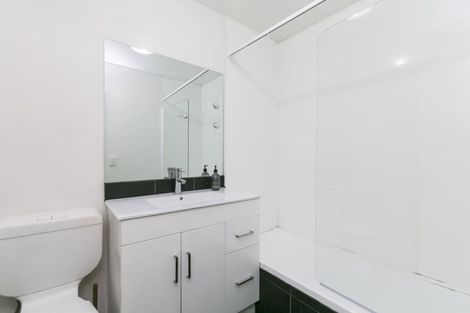 Photo of property in 5u2 Hopper Street, Mount Cook, Wellington, 6011