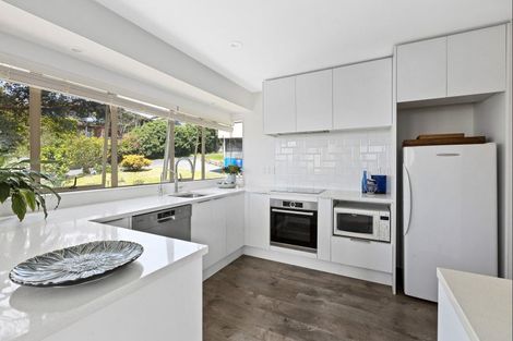 Photo of property in 4/96 William Bayes Place, Red Beach, 0932