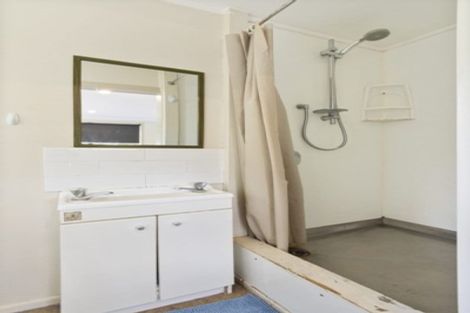 Photo of property in 208 Mahia Road, Weymouth, Auckland, 2103