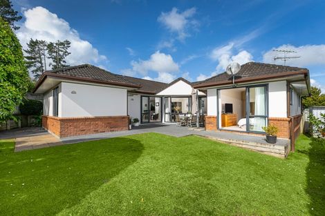 Photo of property in 9 Maryann Place, Greenhithe, Auckland, 0632