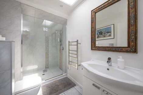 Photo of property in 21 London Street, Hampden, 9410