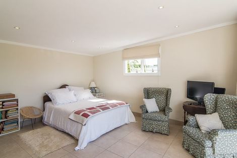 Photo of property in 3 Sunny Glen, Waikanae, 5036