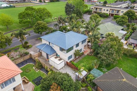 Photo of property in 26 Gunner Drive, Te Atatu Peninsula, Auckland, 0610