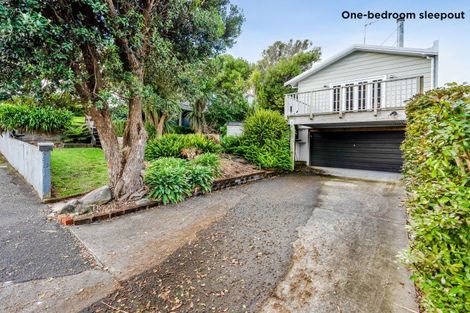 Photo of property in 35 Belt Road, Moturoa, New Plymouth, 4310