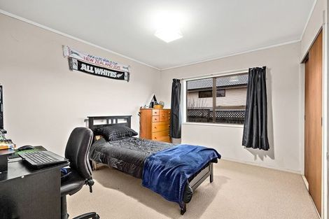 Photo of property in 12 Fernbird Place, Massey, Auckland, 0614