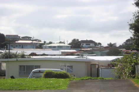 Photo of property in 3/3 Paritutu Road, Spotswood, New Plymouth, 4310