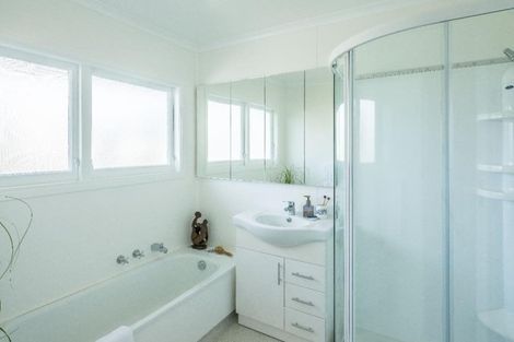 Photo of property in 50 Golf Road, Paraparaumu Beach, Paraparaumu, 5032