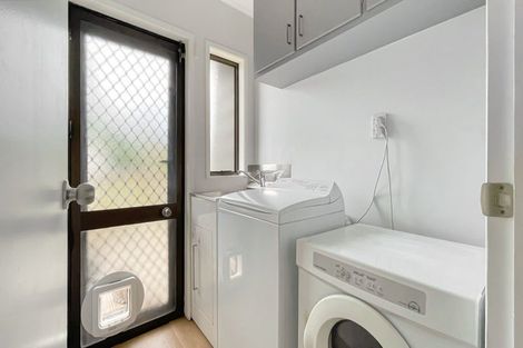 Photo of property in 7 Angeline Place, Massey, Auckland, 0614