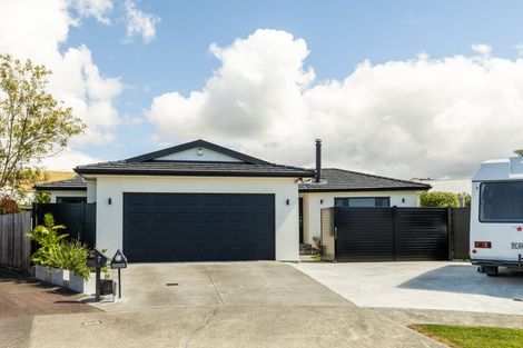 Photo of property in 9 Bassett Place, Taradale, Napier, 4112