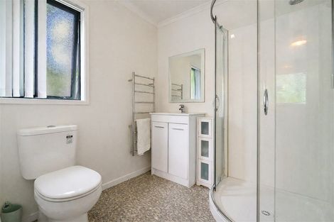 Photo of property in 6 Cemetery Road, Waiuku, 2123