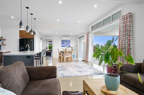 Photo of property in 13 Alan Livingston Drive, Cambridge, 3434