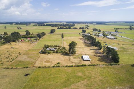 Photo of property in 35 Rangiotu Road, Himatangi, Palmerston North, 4477